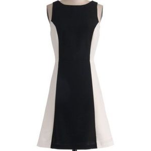 BB Dakota Cue the Contemporary Dress Sz 4 NWT